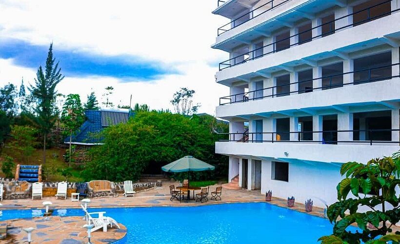  Lake Elementaita Nature Pebbles & Spa Suites